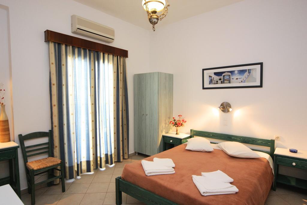 Anna Platanou Hotel Páros Rum bild